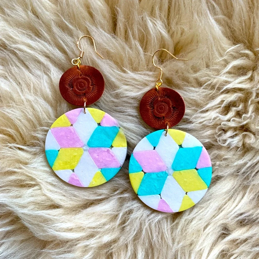 Show stopping quilt inspired earrings - Picture 1 of 2